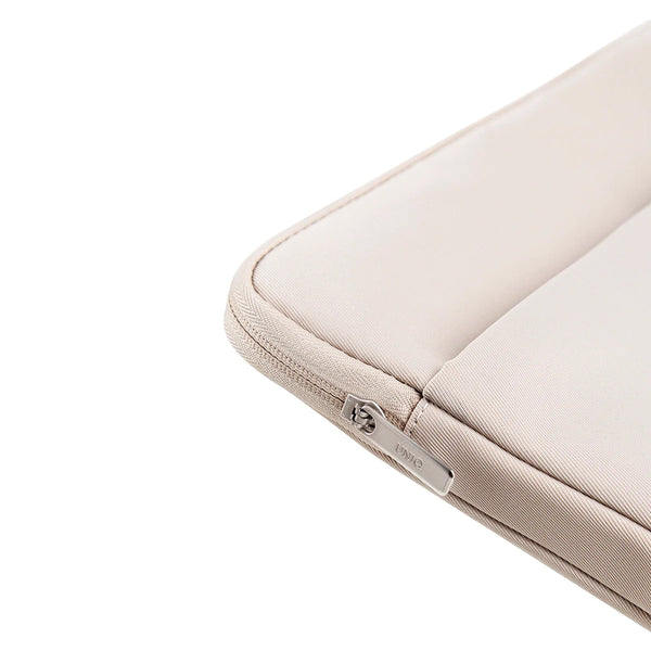 Funda protectora con bumper reforzado color Beige para MacBook hasta 14"